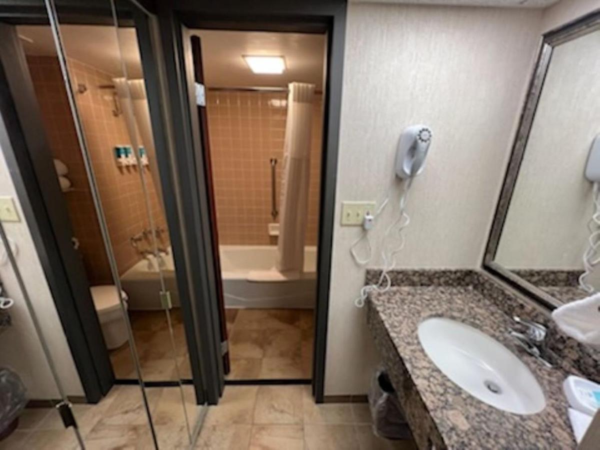 Hotel Lotus Kansas City Merriam Buitenkant foto